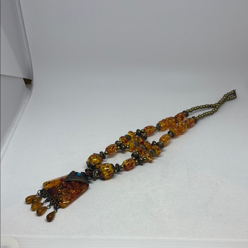 Incredible statement necklace with faux amber beads - Picture 9 of 15